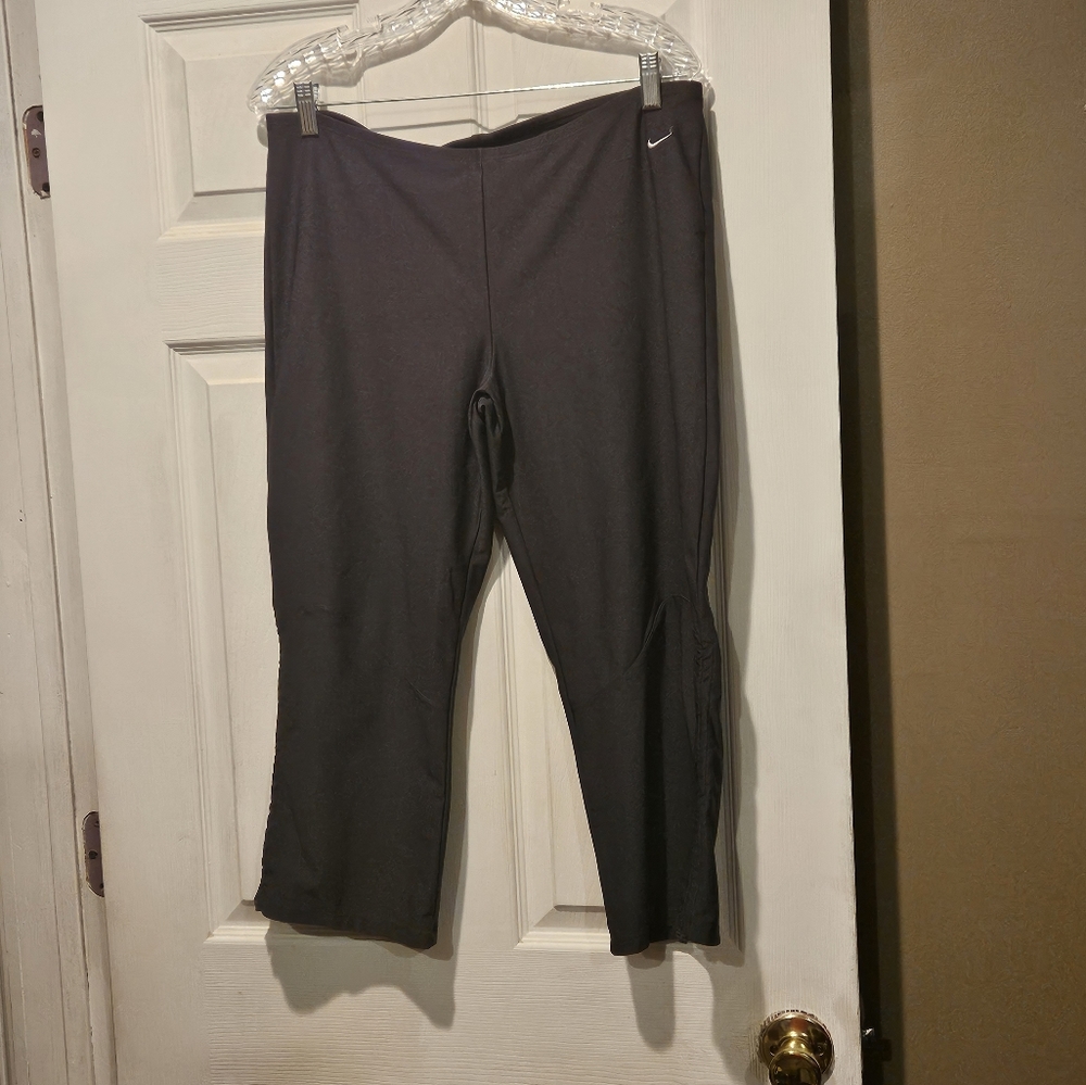 NIKE DRI FIT CAPRI